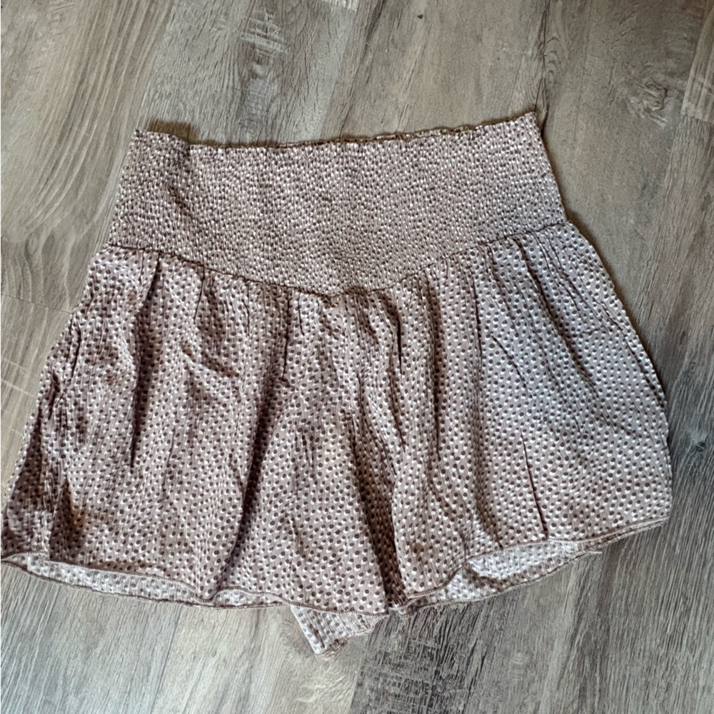 Aerie light weight shorts Size M Mauve/Tan color.